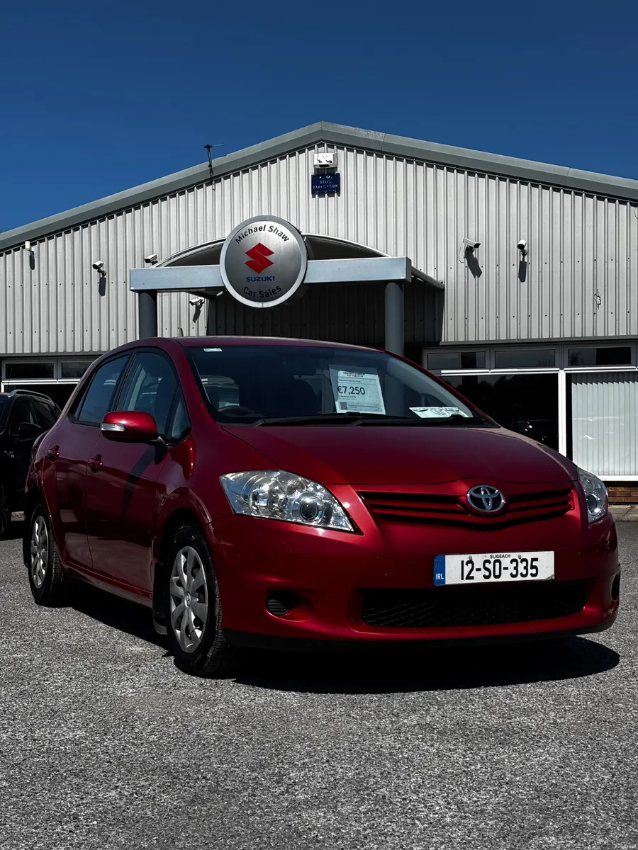 12 Toyota Auris 1.4 D4D - Image 2