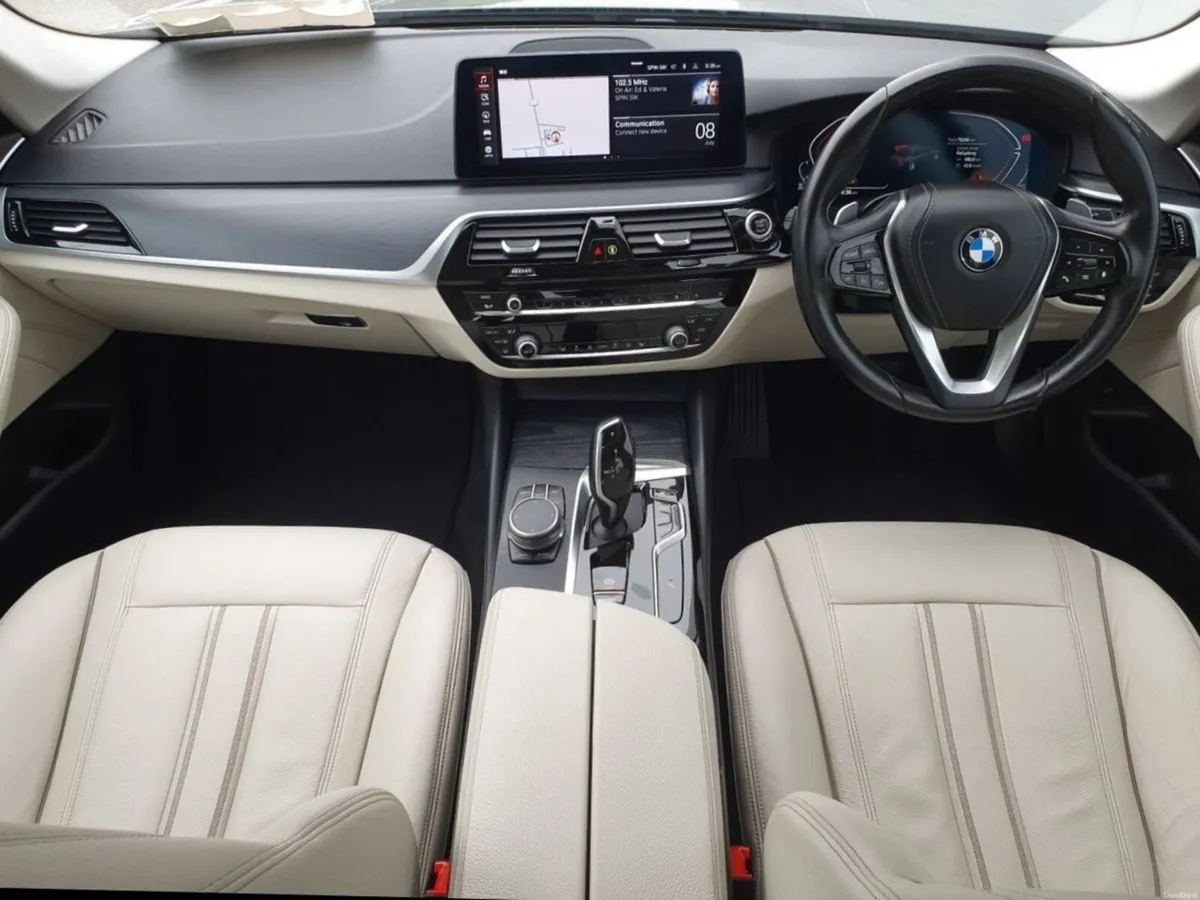 BMW 5-Series 520d SE Saloon - Image 4