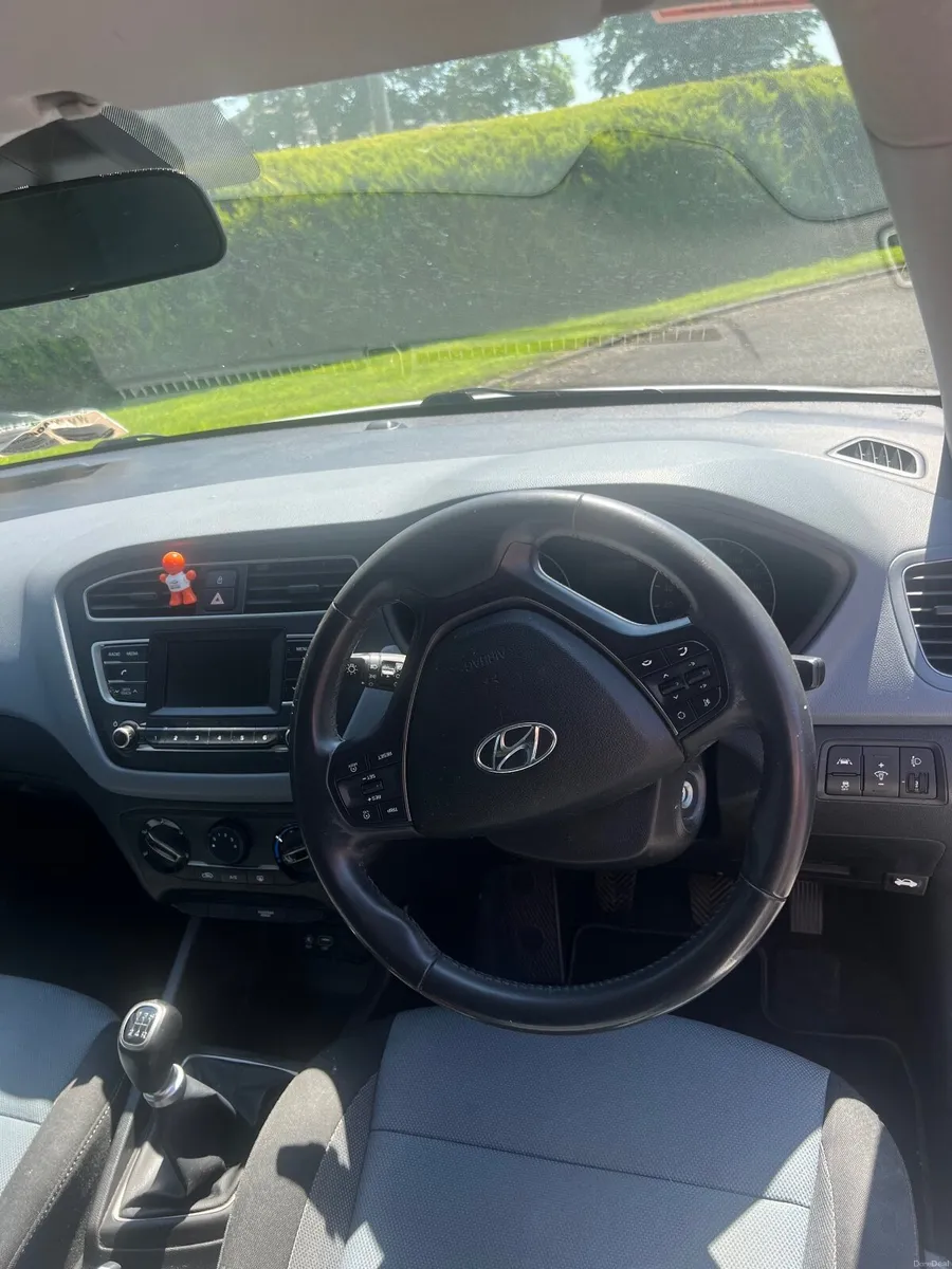 Hyundai i20 2019 Deluxe - Image 5