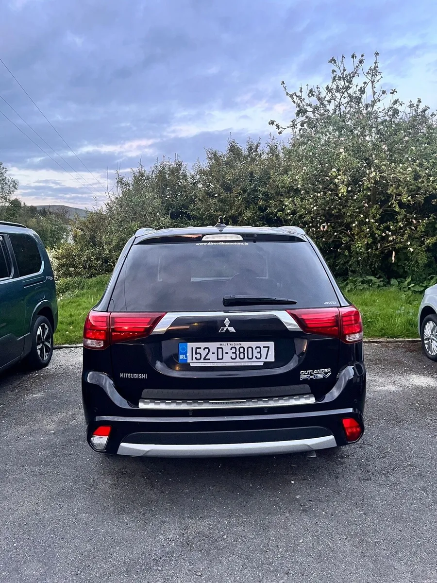 Mitsubishi Outlander Hybrid SUV PHEV 152 Fresh NCT - Image 2