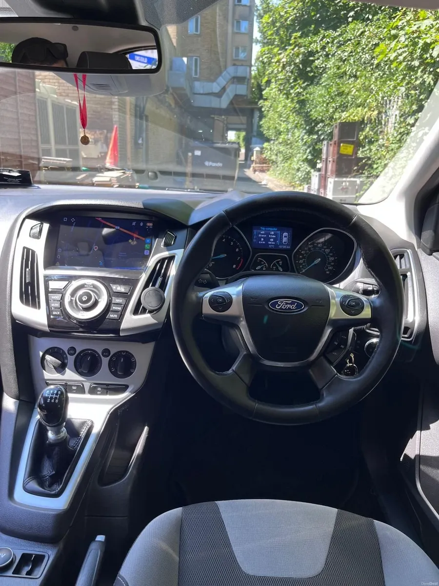Ford Focus 2012 - Image 2