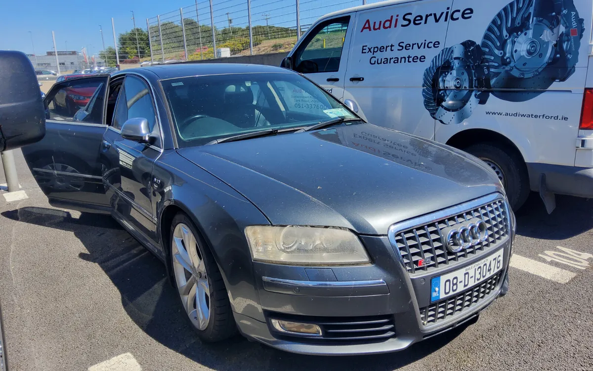 Audi S8 2008 - Image 1
