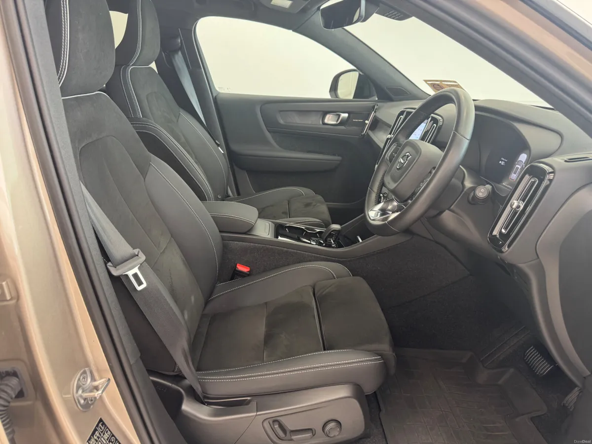Volvo XC40 2023 - Image 6