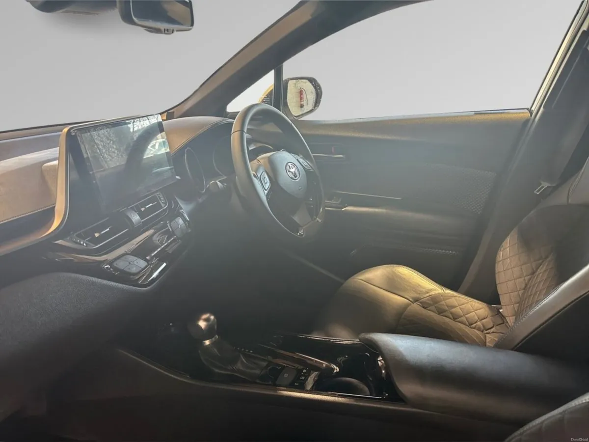Toyota C-HR 1.8 HYBRID - Image 4