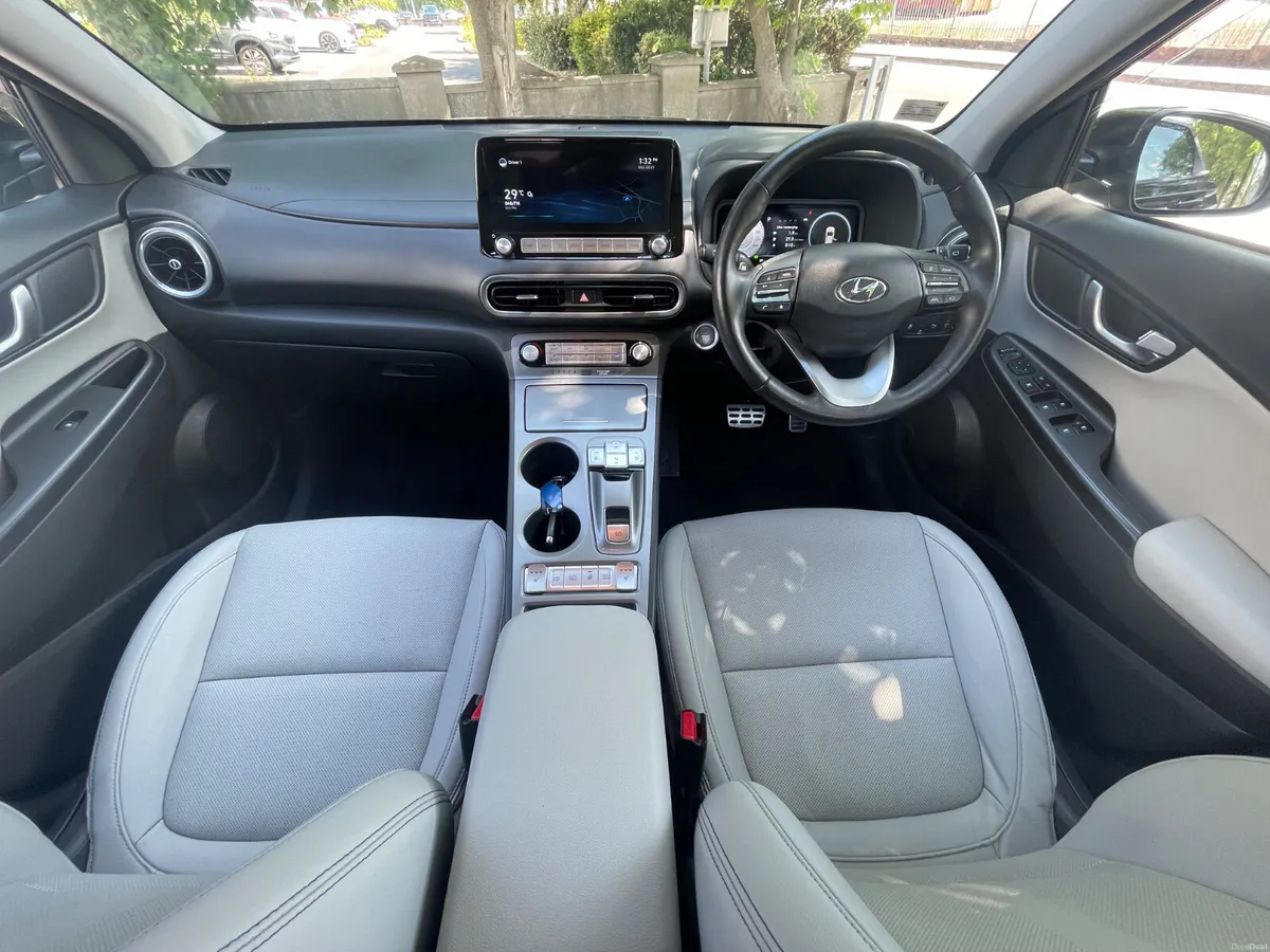 PREMIUM SE - 64KWH - HEATED LEATHER - APPLE PLAY - Image 4