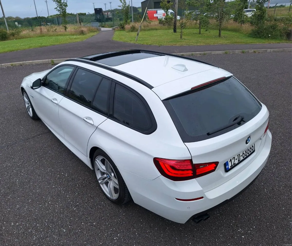 BMW 523i - Image 3