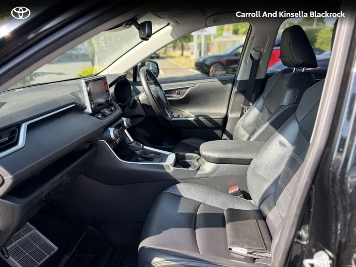 Toyota RAV4 Hybrid Sol 2WD - Image 6