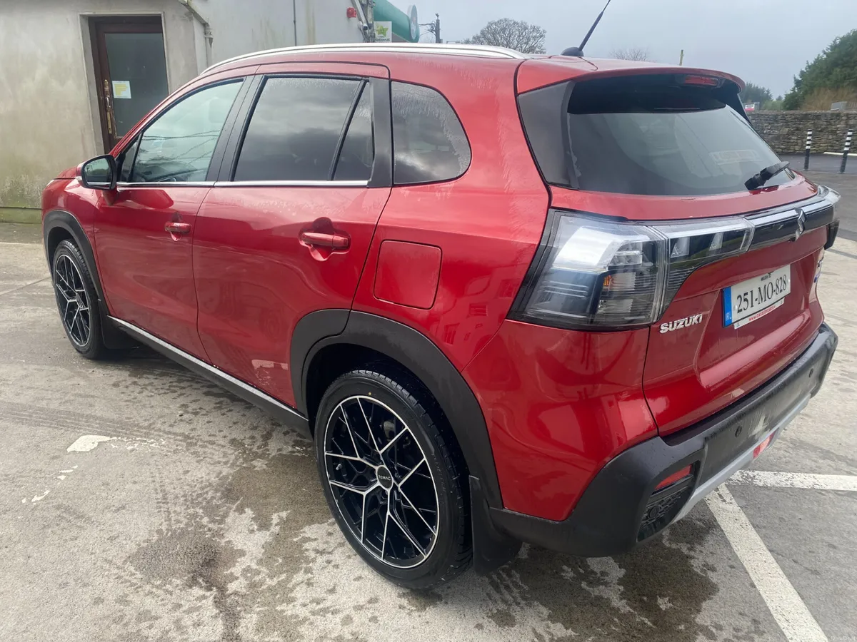 Suzuki  S-Cross 1.5 Full Hybrid Motion AGS - Image 6