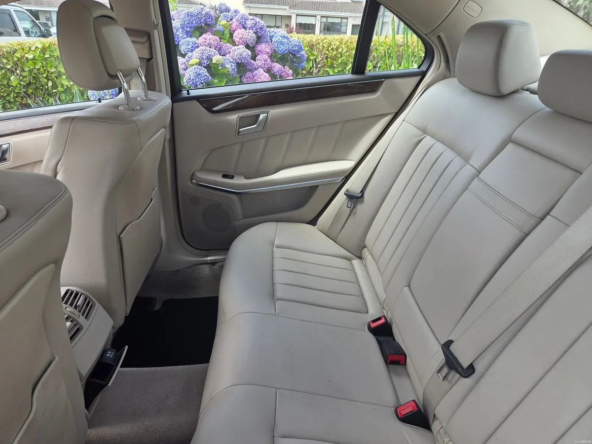 Mercedes-Benz E-Class 2014 - Image 3