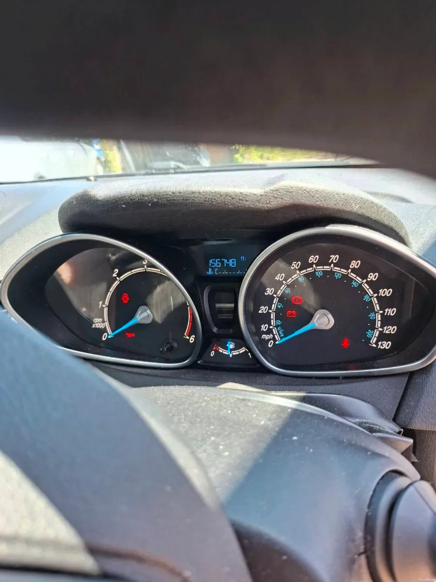Ford fiesta - Image 4