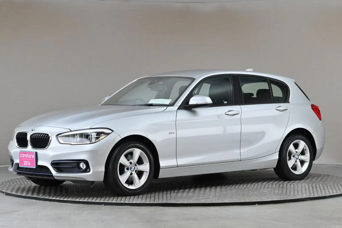 BMW 1-Series 118i AUTO SPORT LINE **REVERSE CAMERA - Image 4
