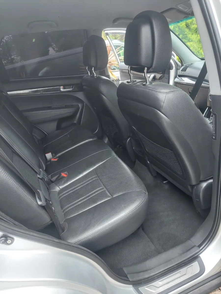 Kia Sorento 2013 - Image 2