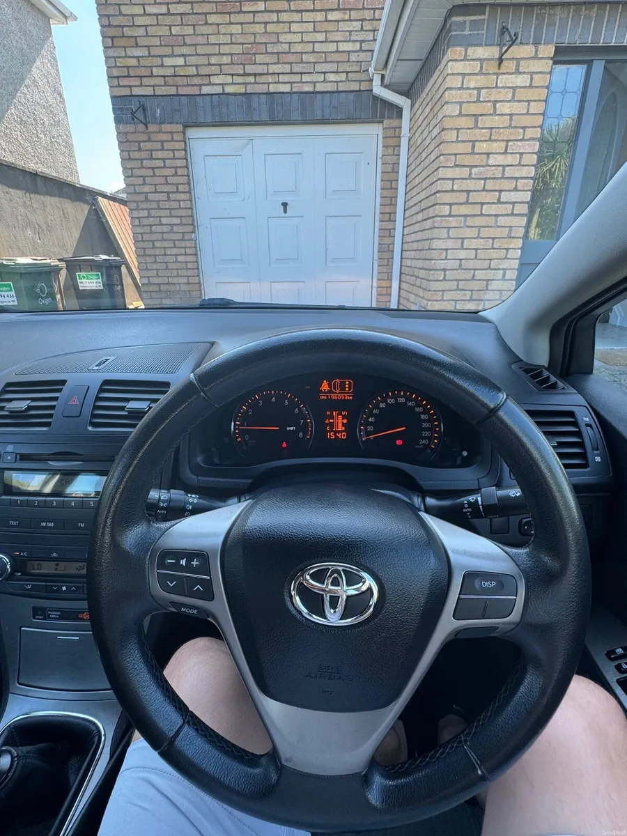 Toyota Avensis 2010 - Image 3