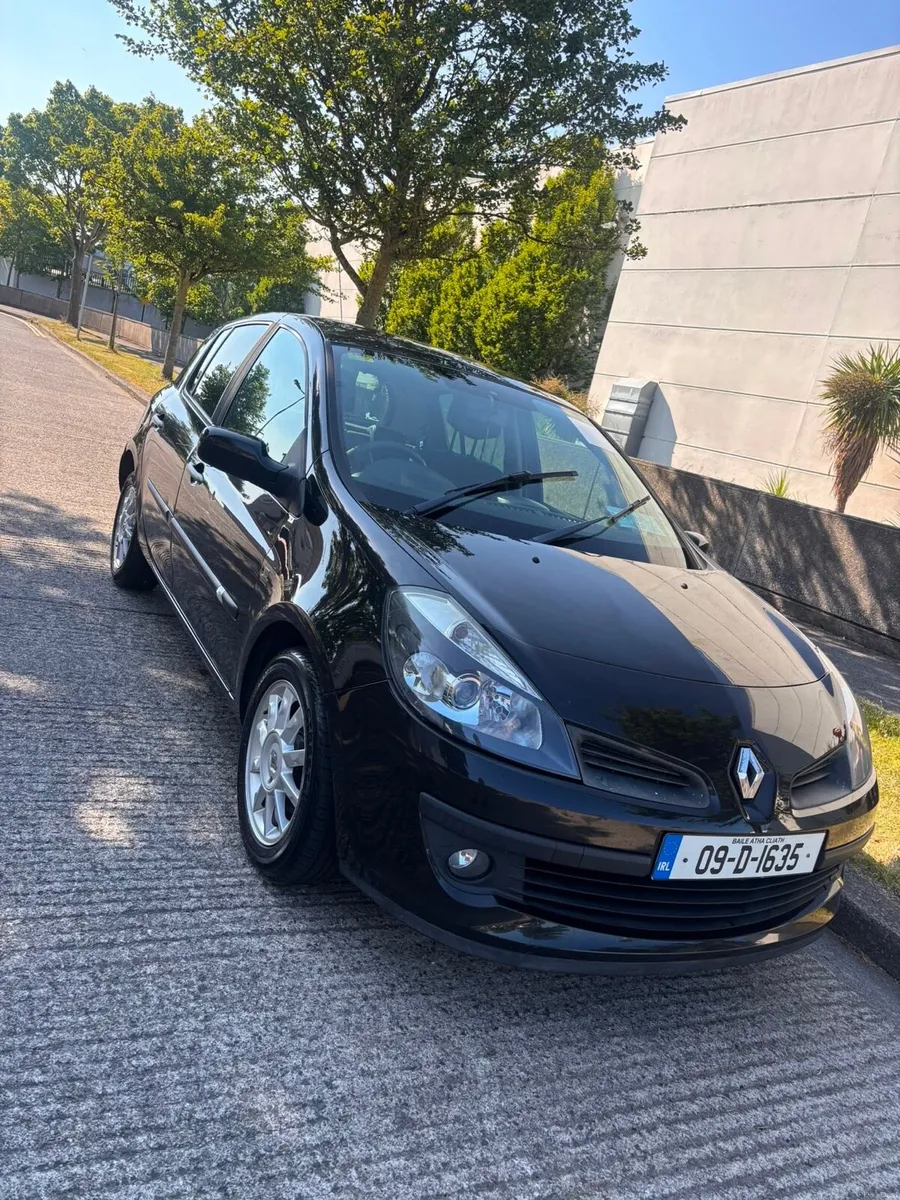 Renault Clio - Image 1