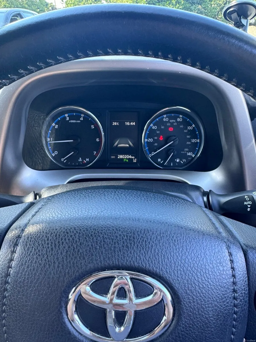 Toyota RAV4 2017 - Image 2