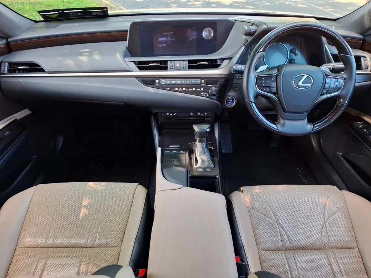 Lexus ES LUXURY SUNROOF BEIGE LEATHER 12 MONTH WAR - Image 3