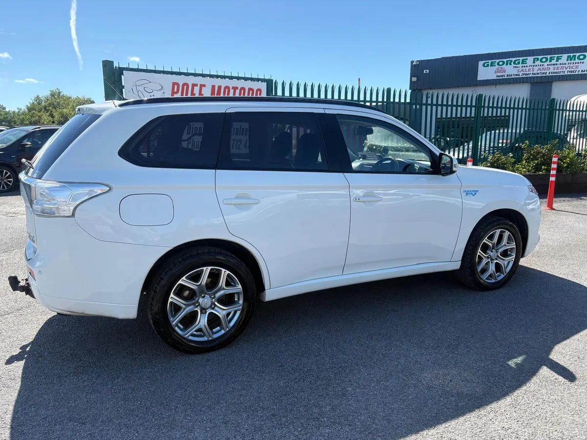 Mitsubishi Outlander 2015 - Image 4