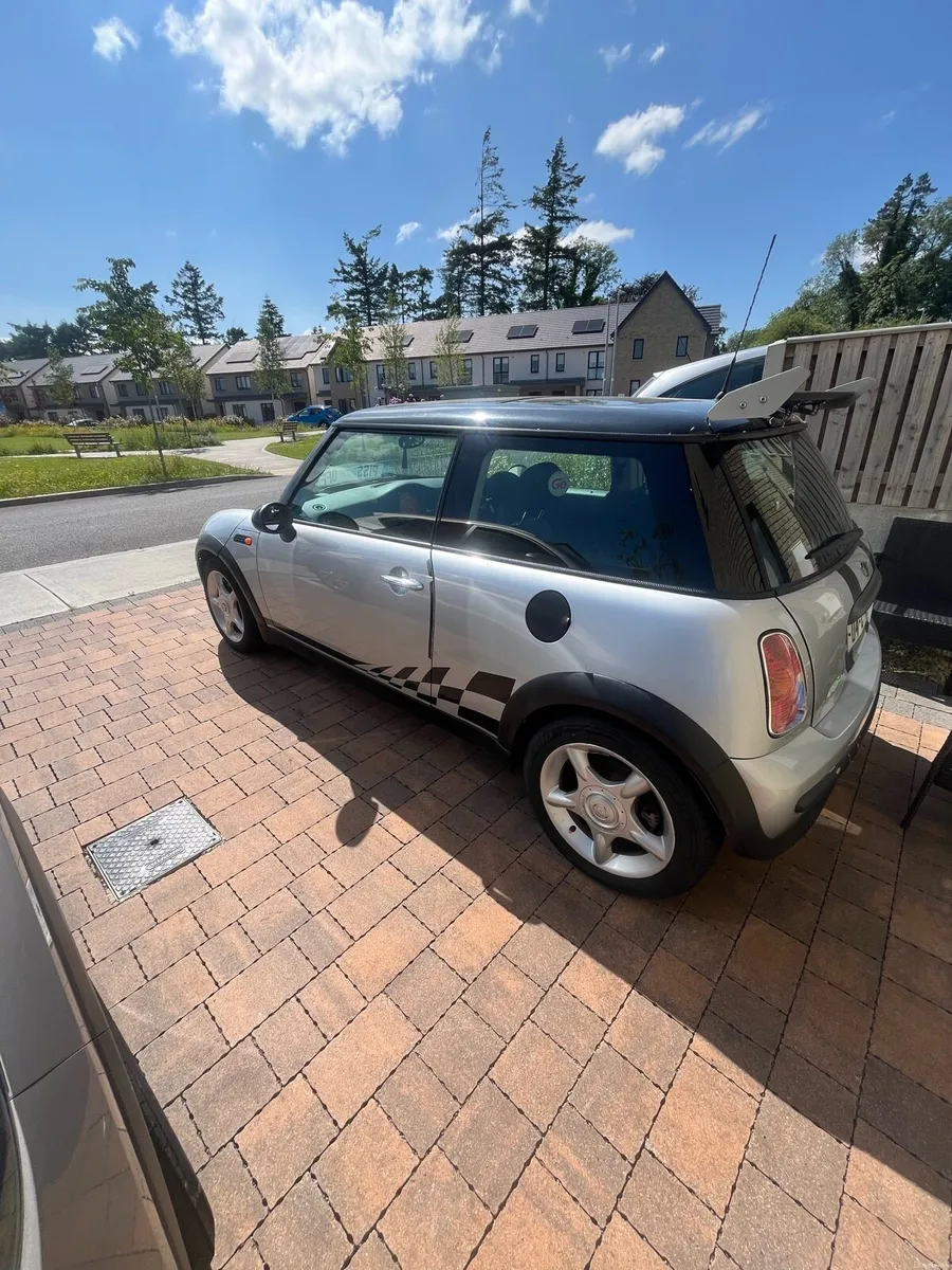 Mini Cooper 2004 - Image 2