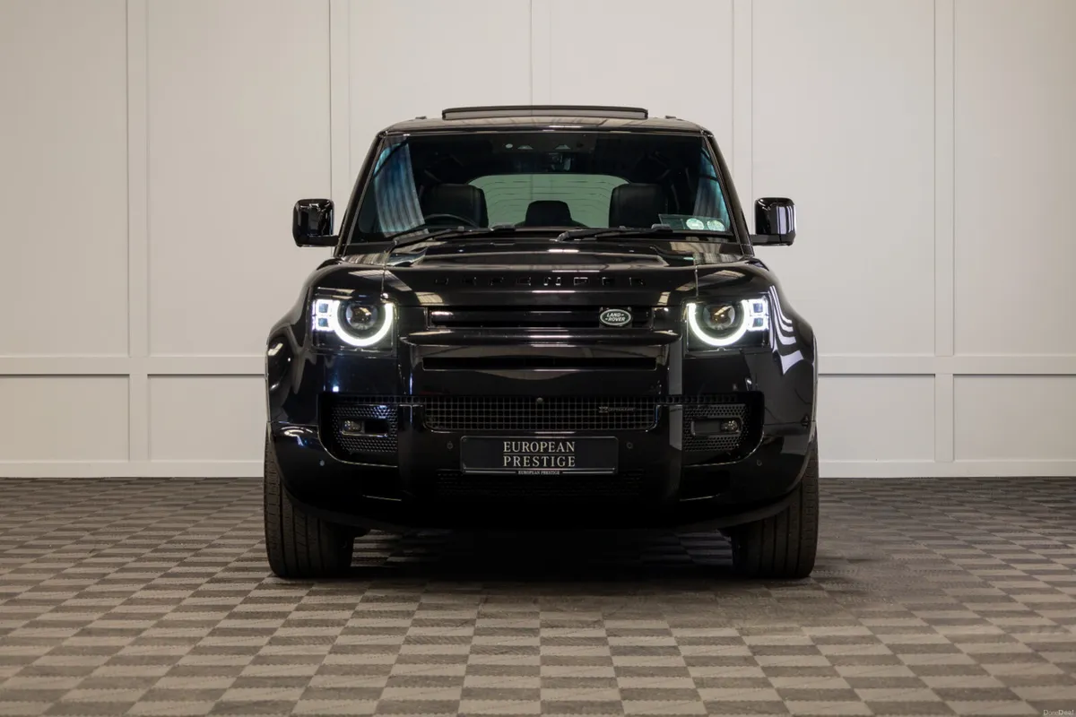 232 Land Rover Defender X-Dynamic HSE 5 Seat N1 - Image 2