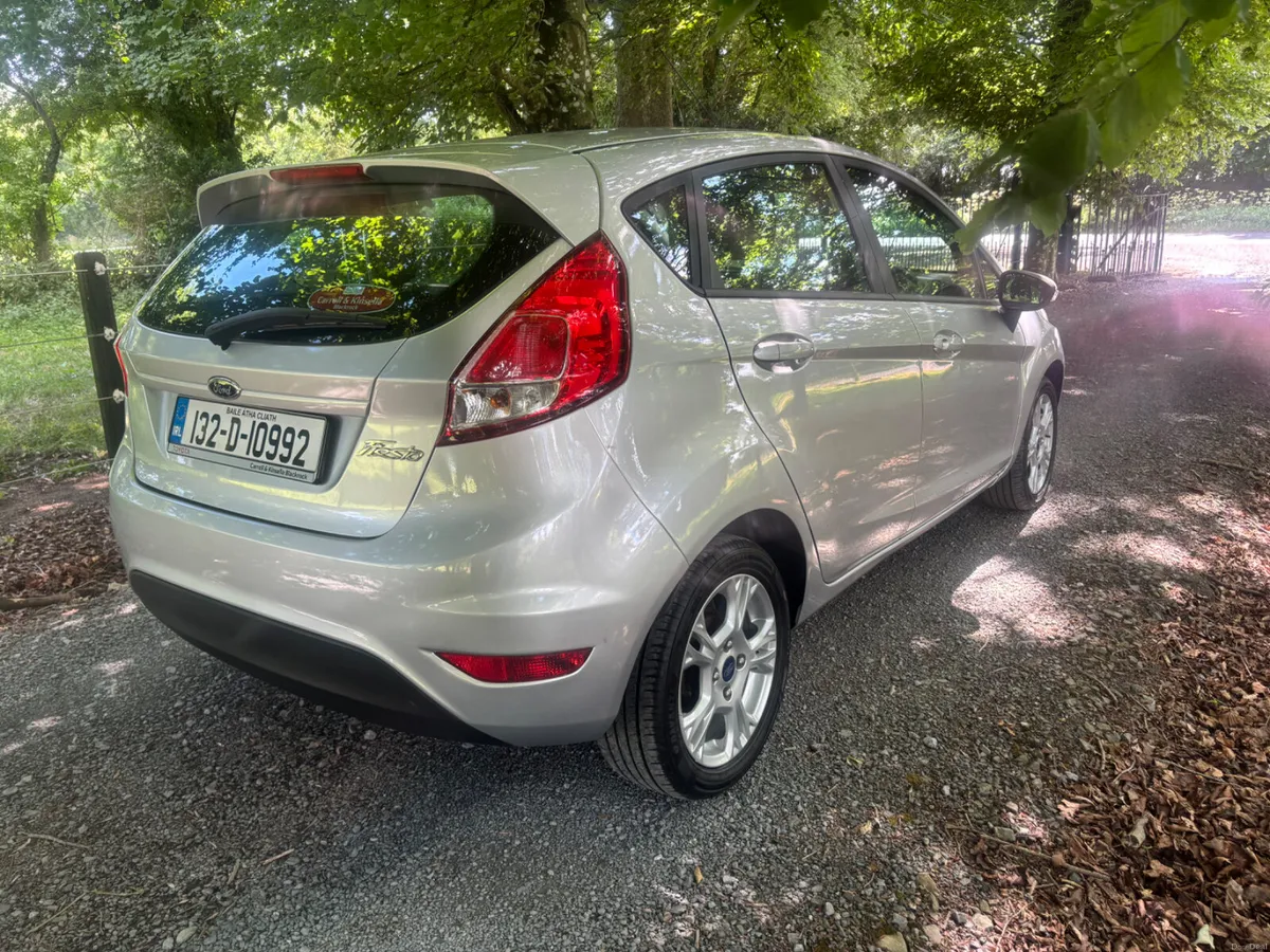 FORD FIESTA ZETEC 1.2  LOW KILOMETERS - Image 5