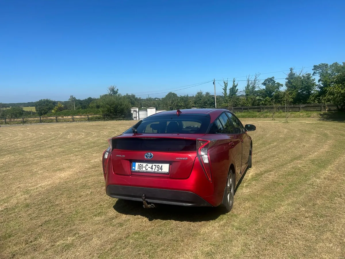 Toyota Prius Luxury 1.8 Hybrid - Image 4