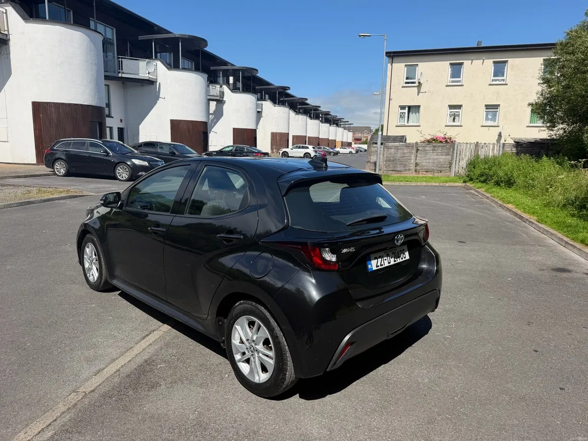 221 Toyota Yaris Hybird - Image 4