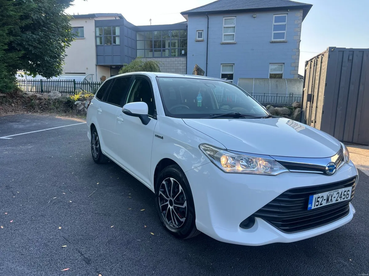 Toyota Corolla Fielder 1.5 Hybrid Automatic - Image 2