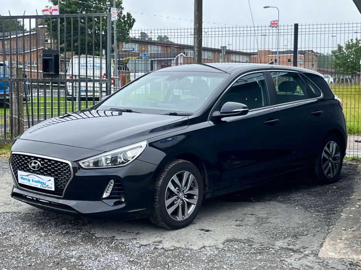 HYUNDAI I30 1.6 i30 SE Nav CRDi 5dr - Image 3