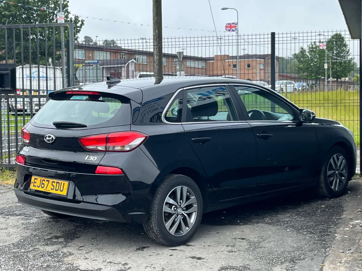 HYUNDAI I30 1.6 i30 SE Nav CRDi 5dr - Image 6