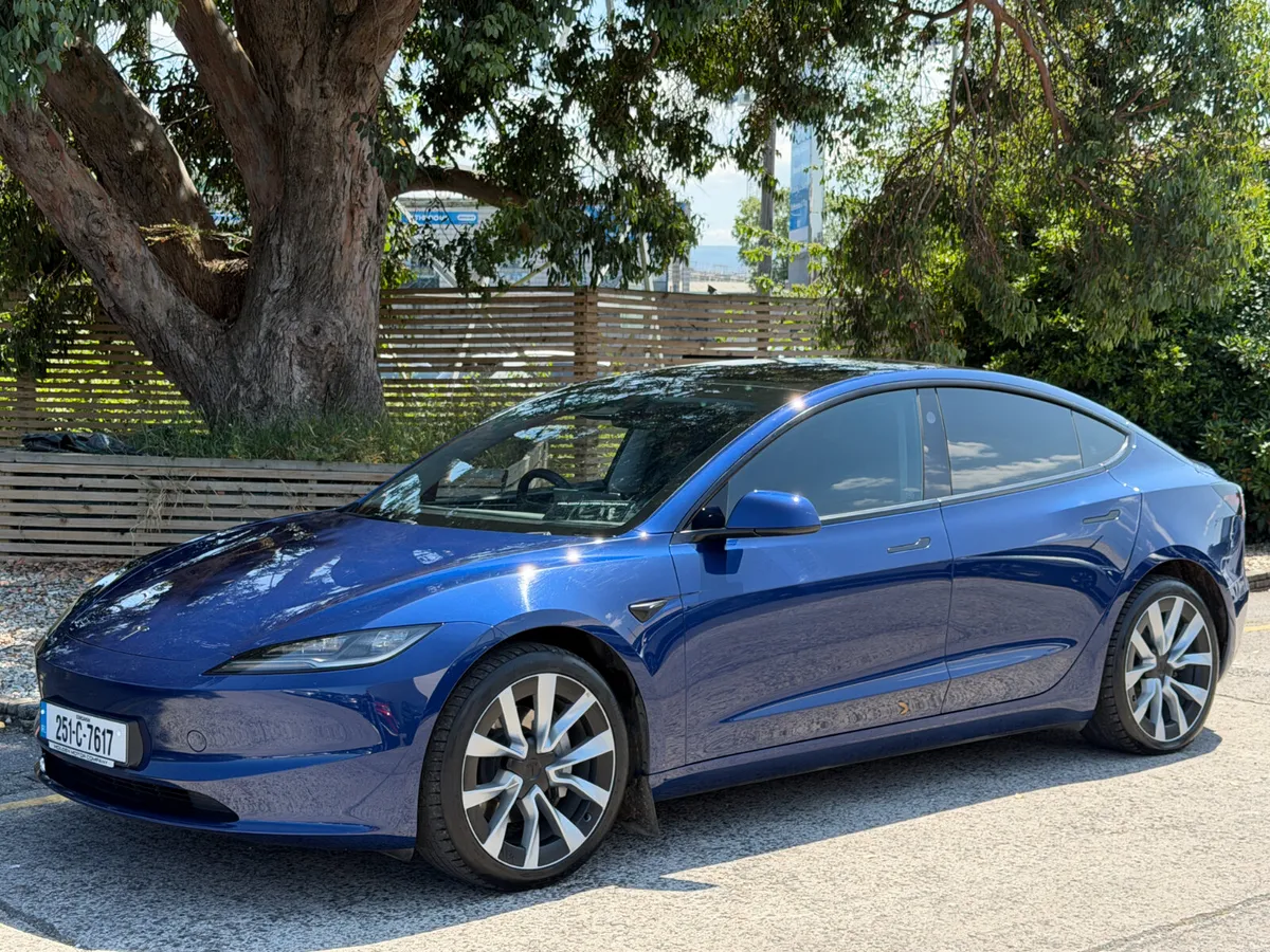 2025 Tesla Model 3. DUAL MOTOR. AWD. LONG RANGE - Image 3