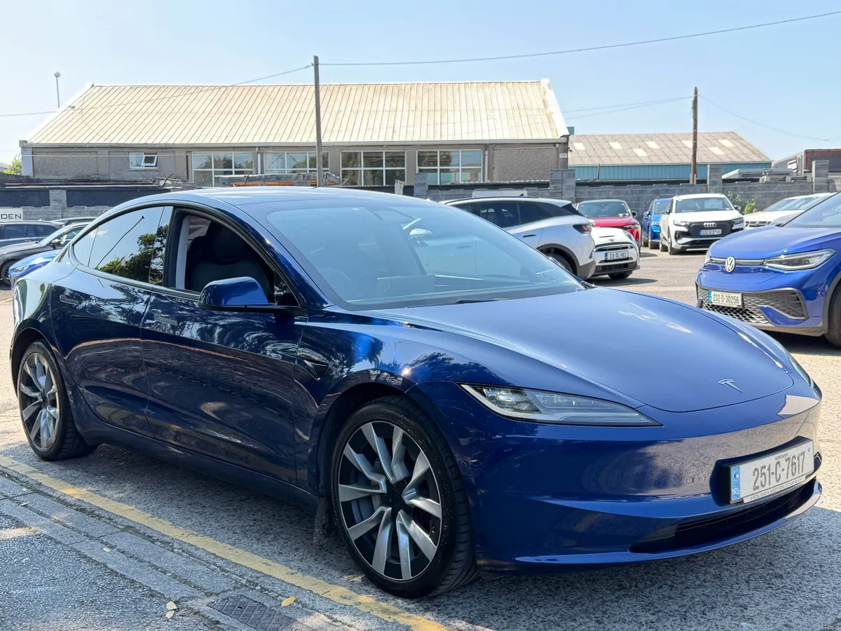 2025 Tesla Model 3. DUAL MOTOR. AWD. LONG RANGE - Image 6