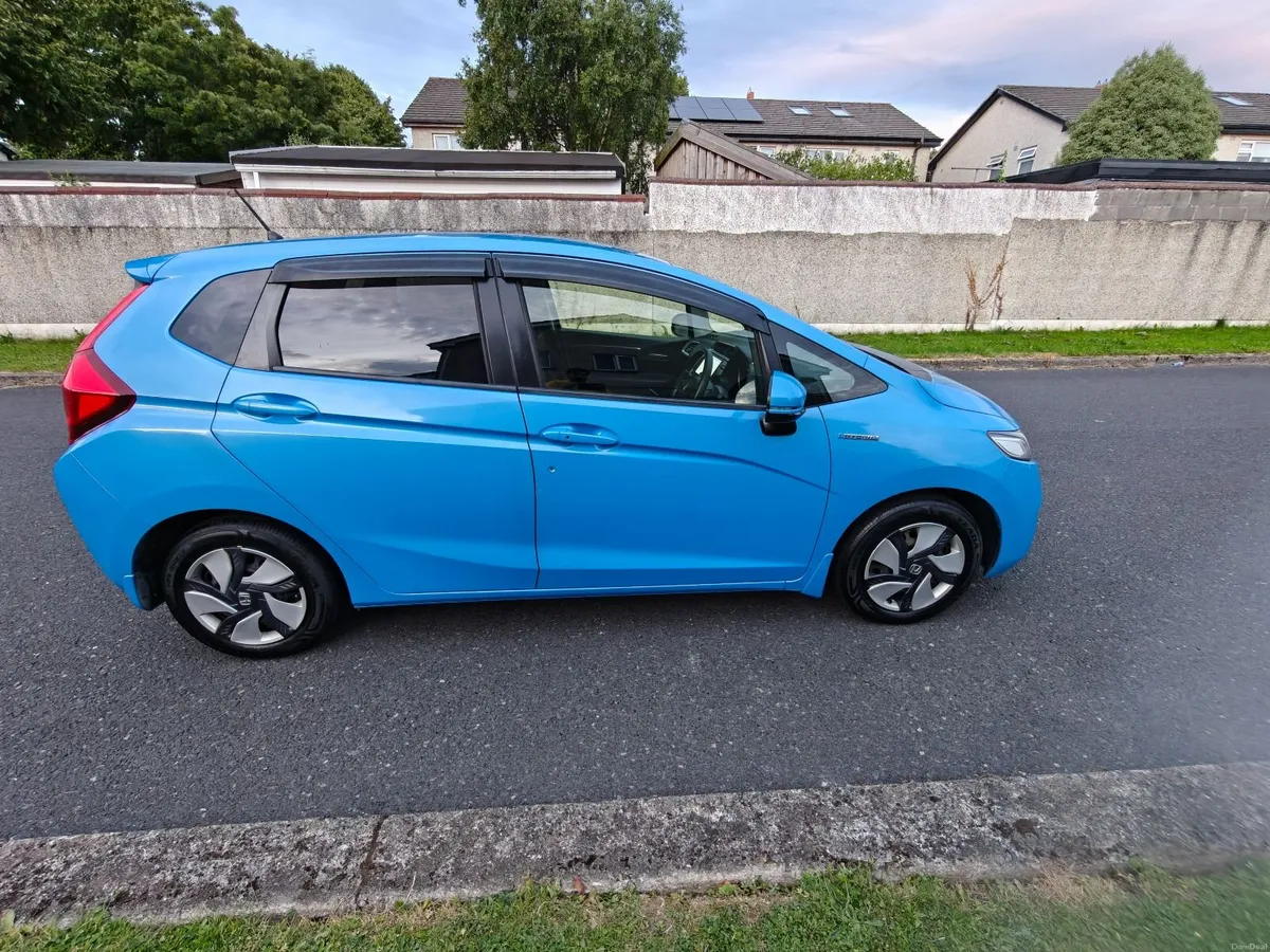 Honda Fit 2015 New NCT Low Mileage Mint condition - Image 4