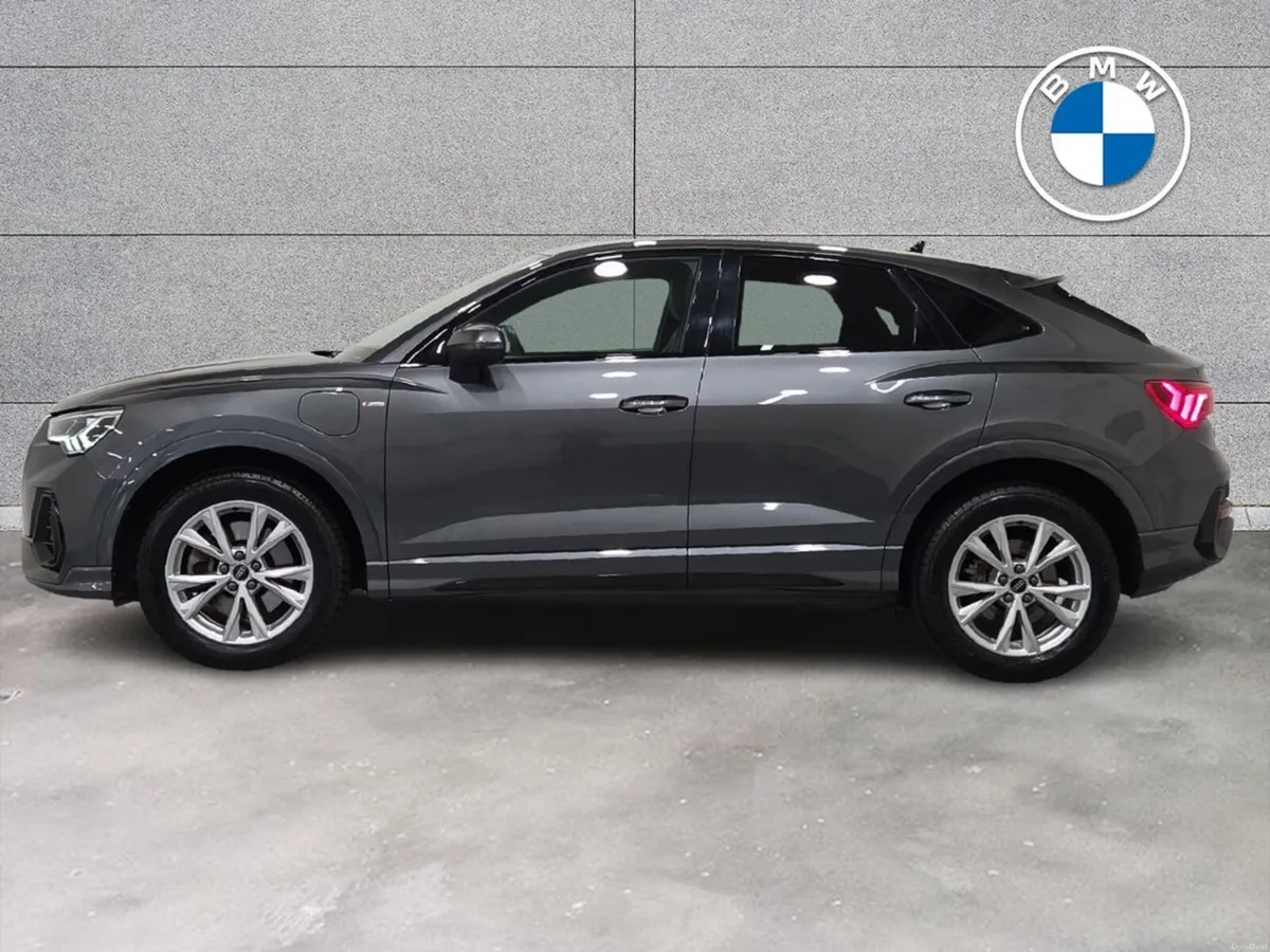 Audi Q3 45 TFSI E S Tronic S line - Image 4