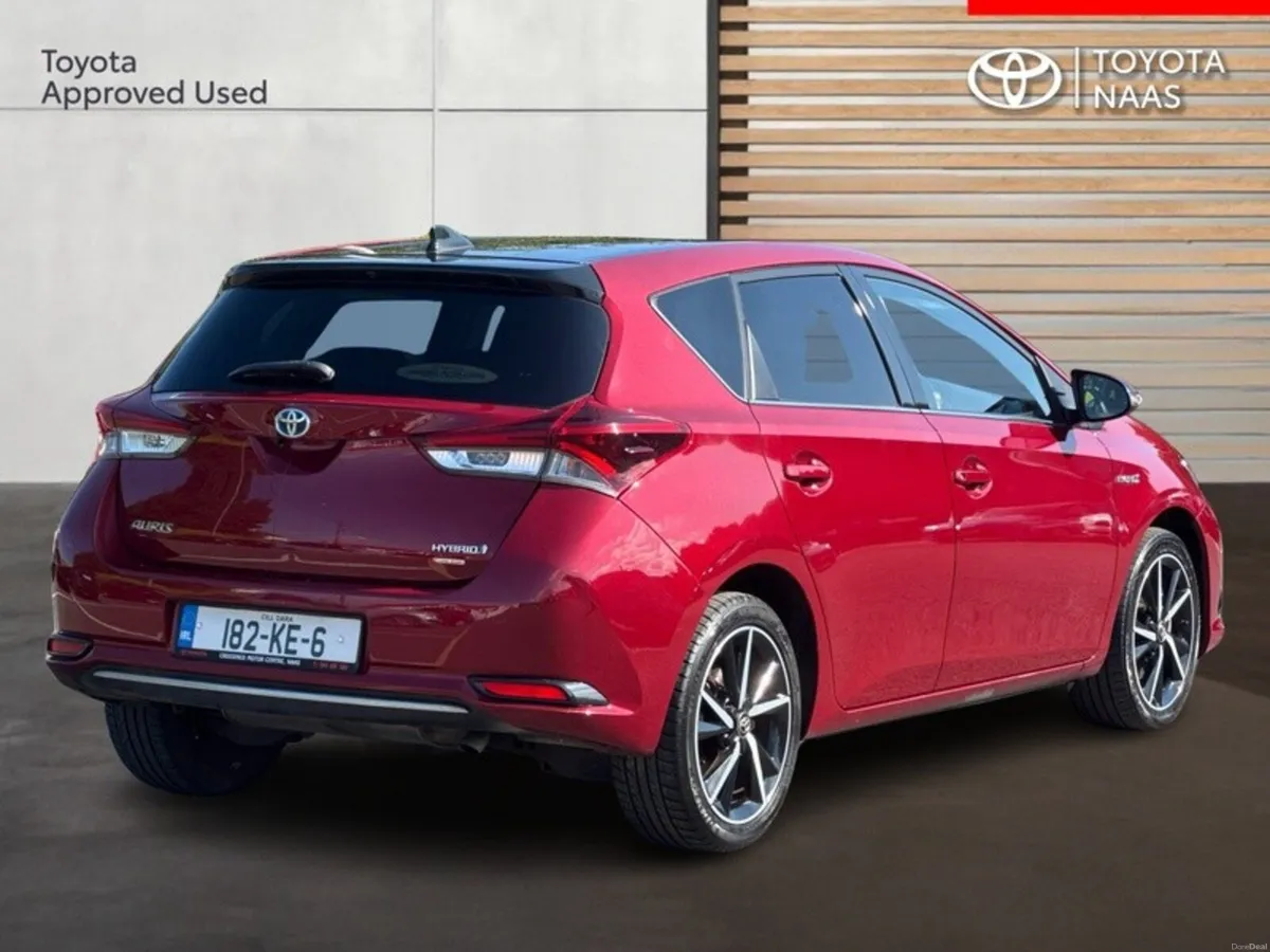 Toyota Auris HYBRID LUNA SPORT 4DR AUTO - Image 2
