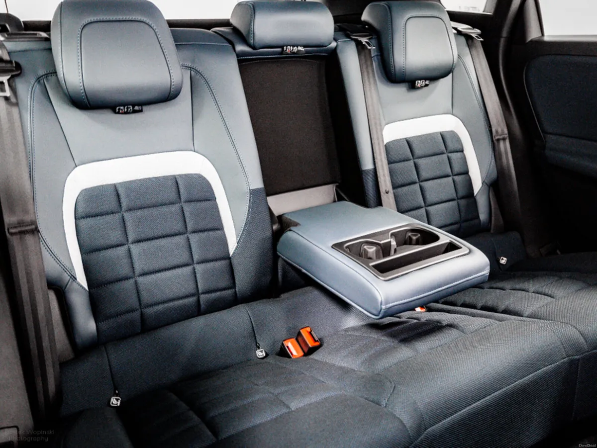 Citroen C5 Aircross Plus 1.2 Hybrid Auto 145HP - Image 5