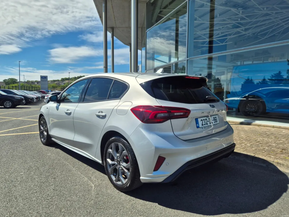 Ford Focus ST-LINE X 1.0T 125 M6 4DR - Image 3