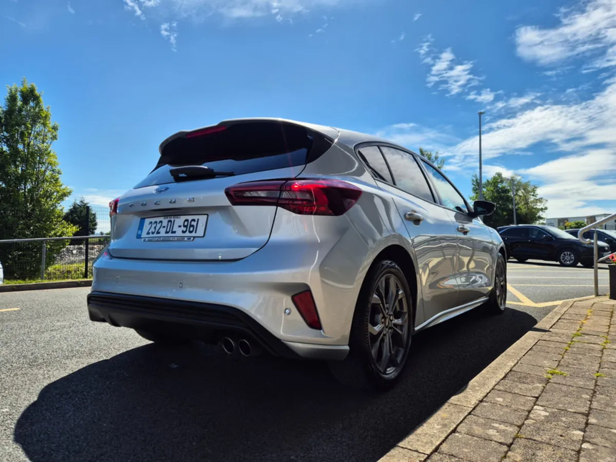 Ford Focus ST-LINE X 1.0T 125 M6 4DR - Image 5