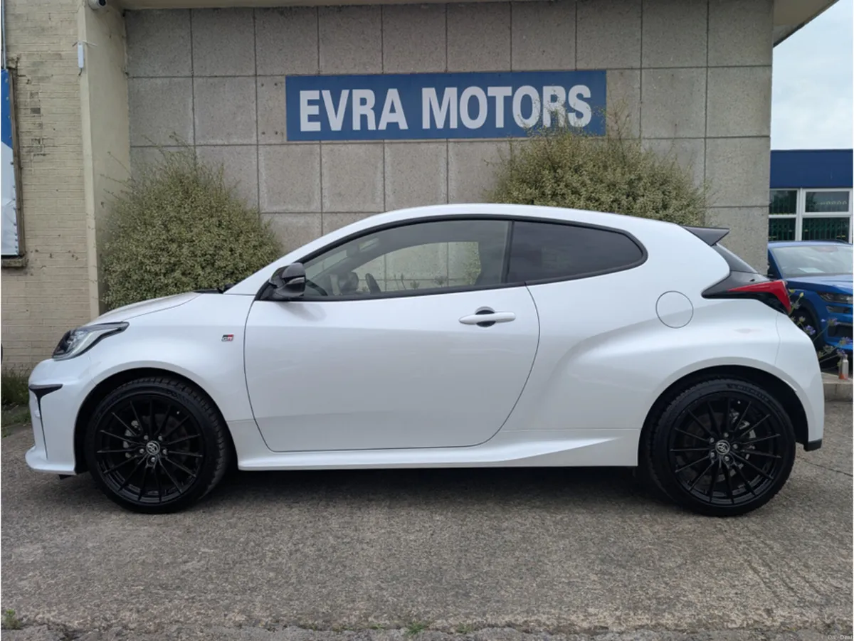 Toyota Yaris RS AUTOMATIC 1.5 PETROL//REVERSE CAME - Image 4