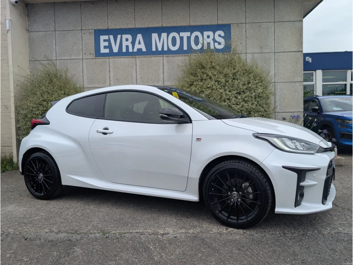 Toyota Yaris RS AUTOMATIC 1.5 PETROL//REVERSE CAME - Image 3