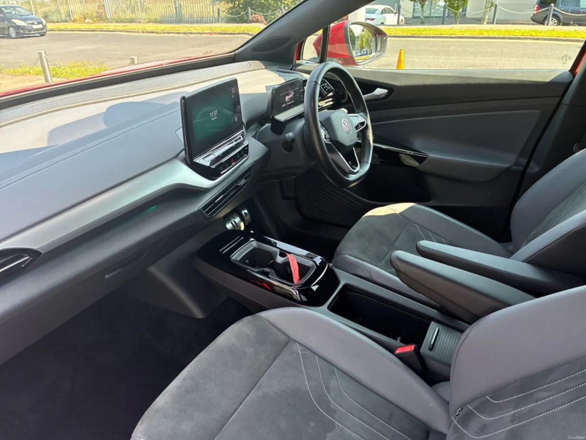 Volkswagen ID.4 PRO 128 KW LIFE DX 77KWH 174BHP 5 - Image 3