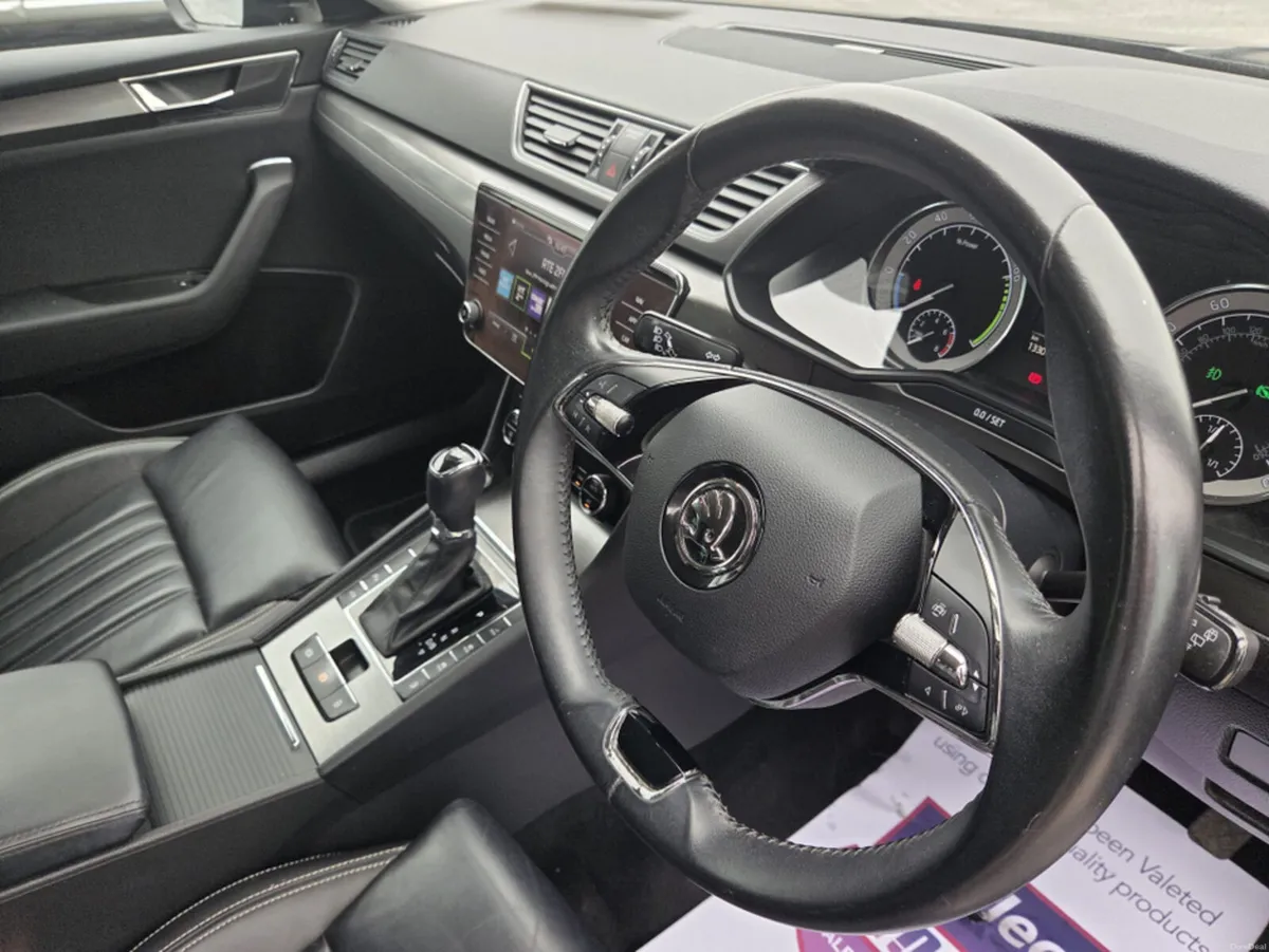 Skoda Superb SE L IV PHEV S-A DSG - Image 4