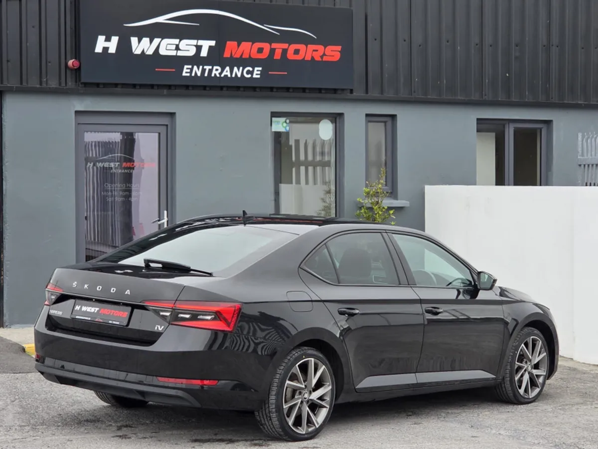Skoda Superb SE L IV PHEV S-A DSG - Image 3