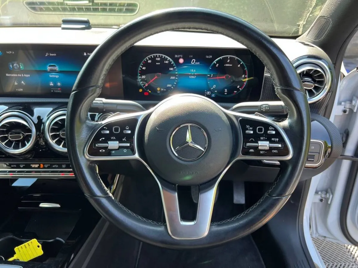Mercedes-Benz A-Class A200d PREMIUM AUTO // FULL S - Image 4