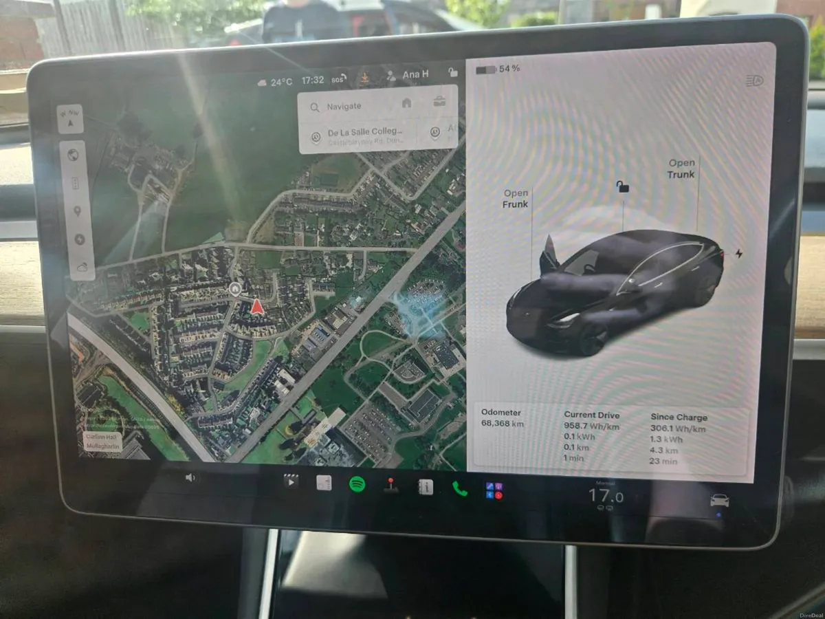 Tesla model 3 - Image 2