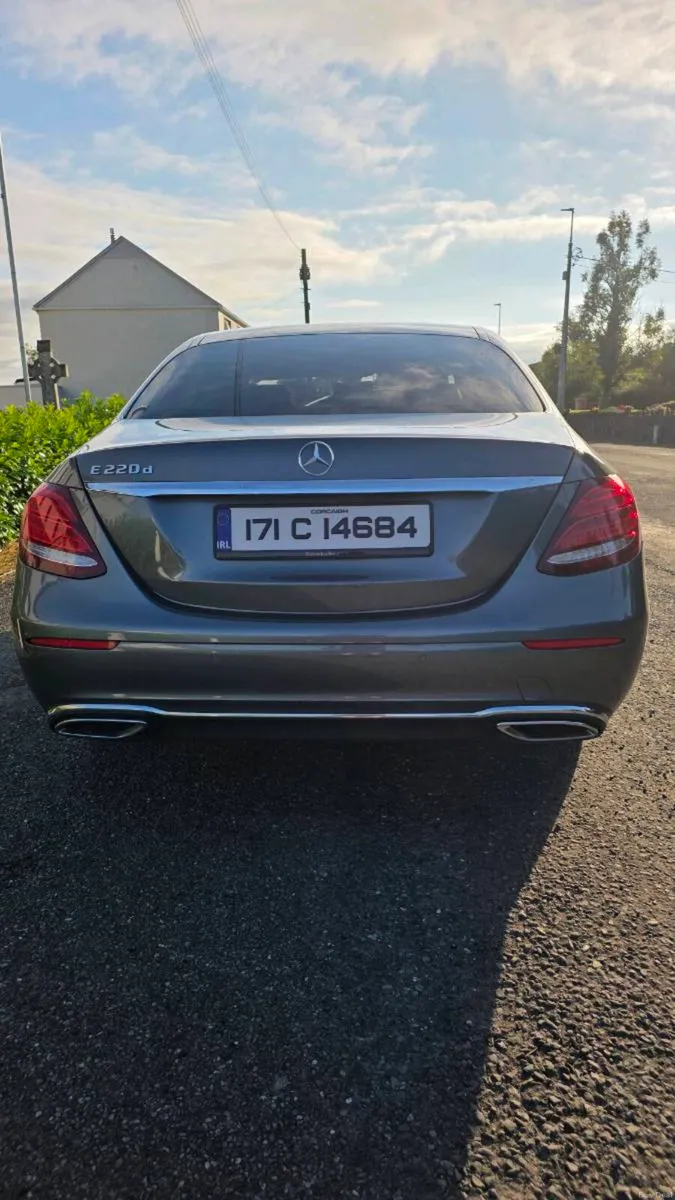 2017 Mercedes E220D SE - Image 6