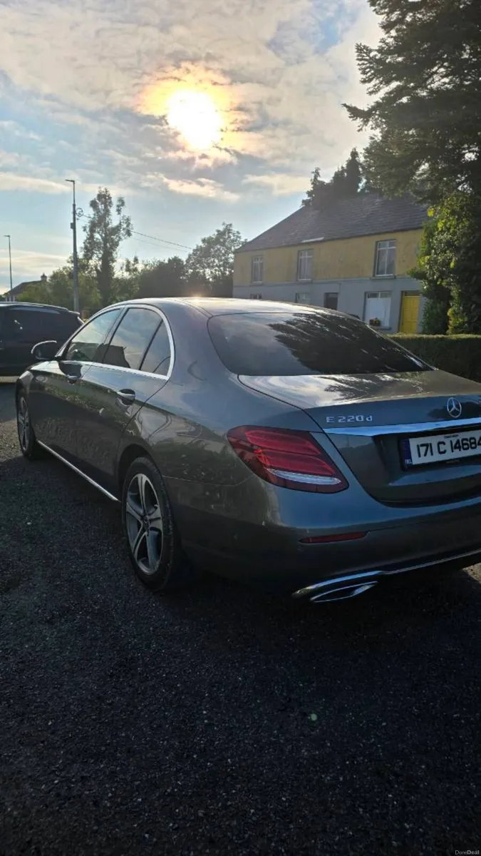 2017 Mercedes E220D SE - Image 4