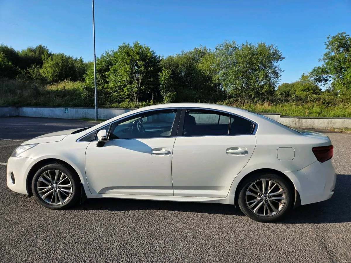 162 Toyota Avensis 2.0 D4D Business Edition - Image 6