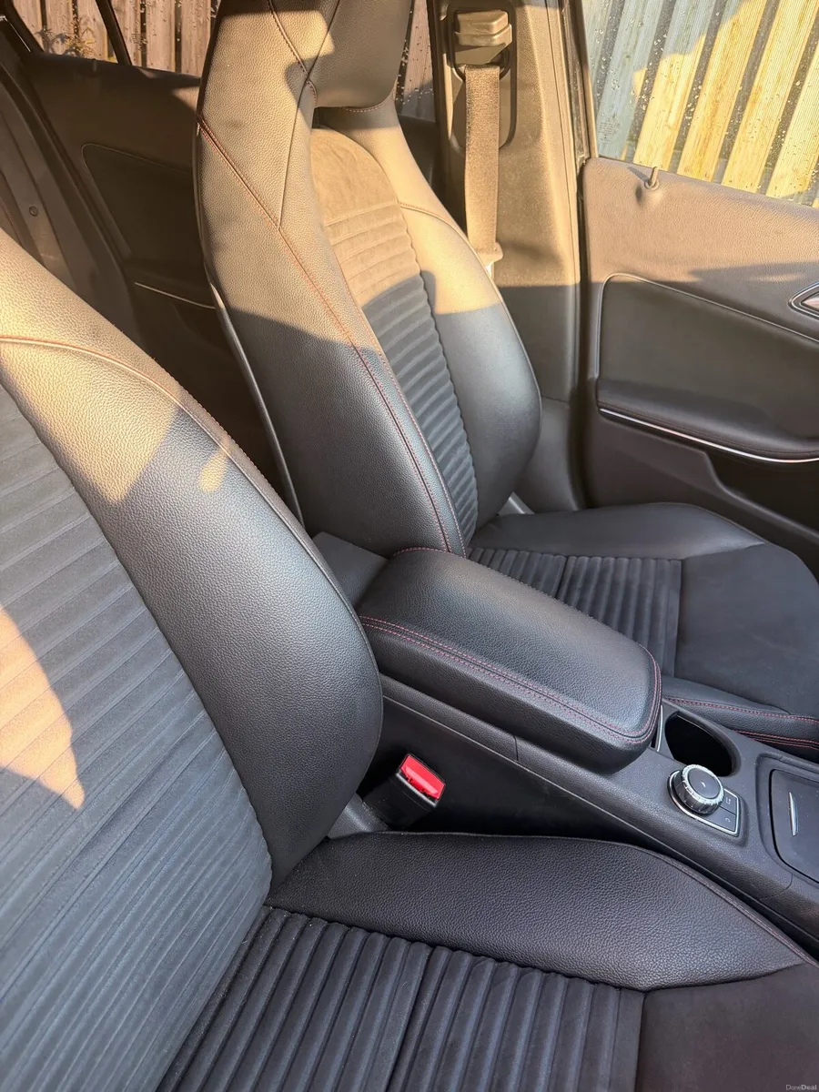 MERCEDES A180 AUTOMATIC ADDED STAR LIGHTS, AMBIENT - Image 5