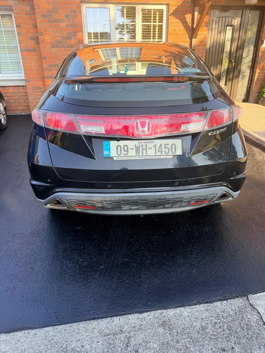 Honda Civic 2009 - Image 2