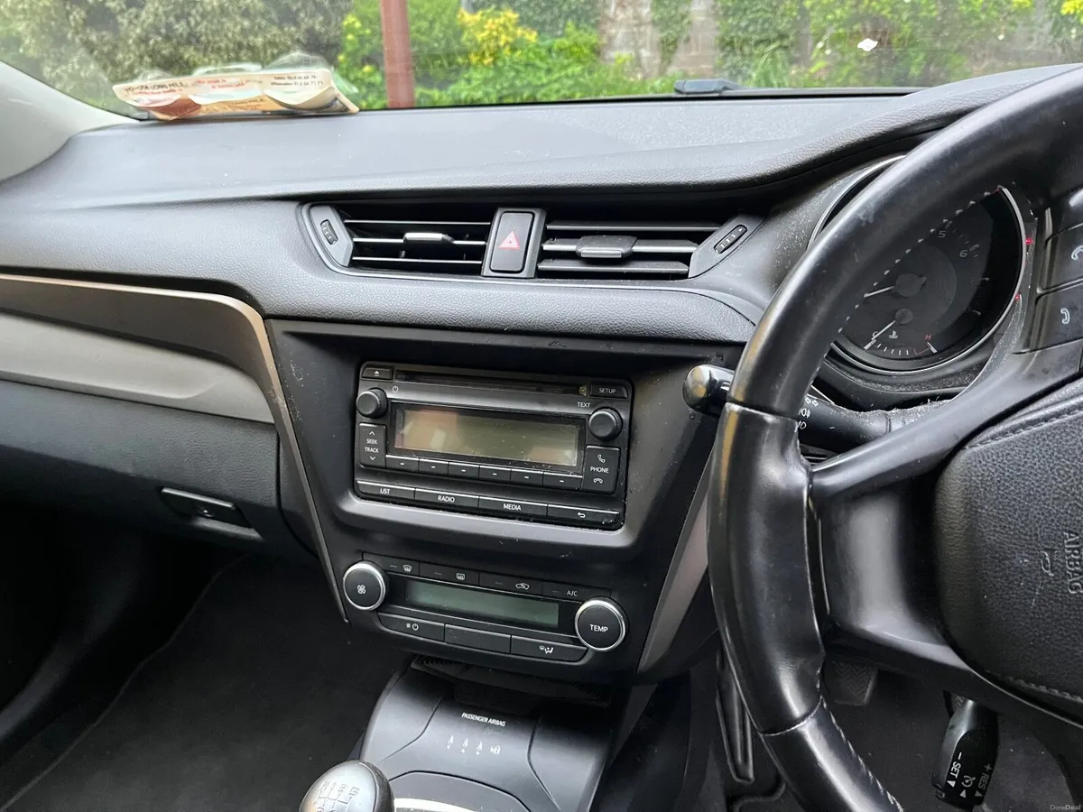 Toyota Avensis 2016 - Image 2